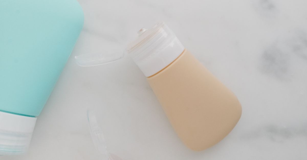 Platzsparende Reisekosmetik: So packst du deine Beauty-Essentials clever und leicht
