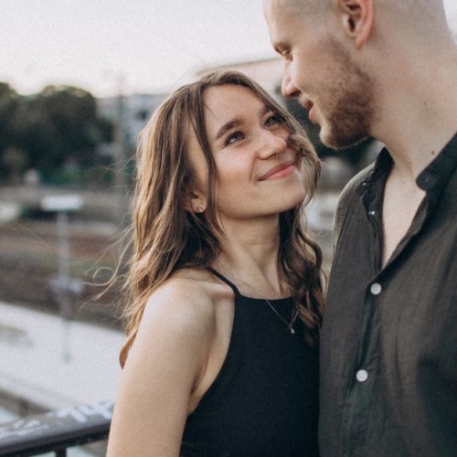 Freunde bleiben nach einem Liebesgeständnis: So rettest du eure Freundschaft