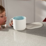 Mit Spaß zum offenen Becher: So gelingt die spielerische Einführung bei Babys & Kleinkindern