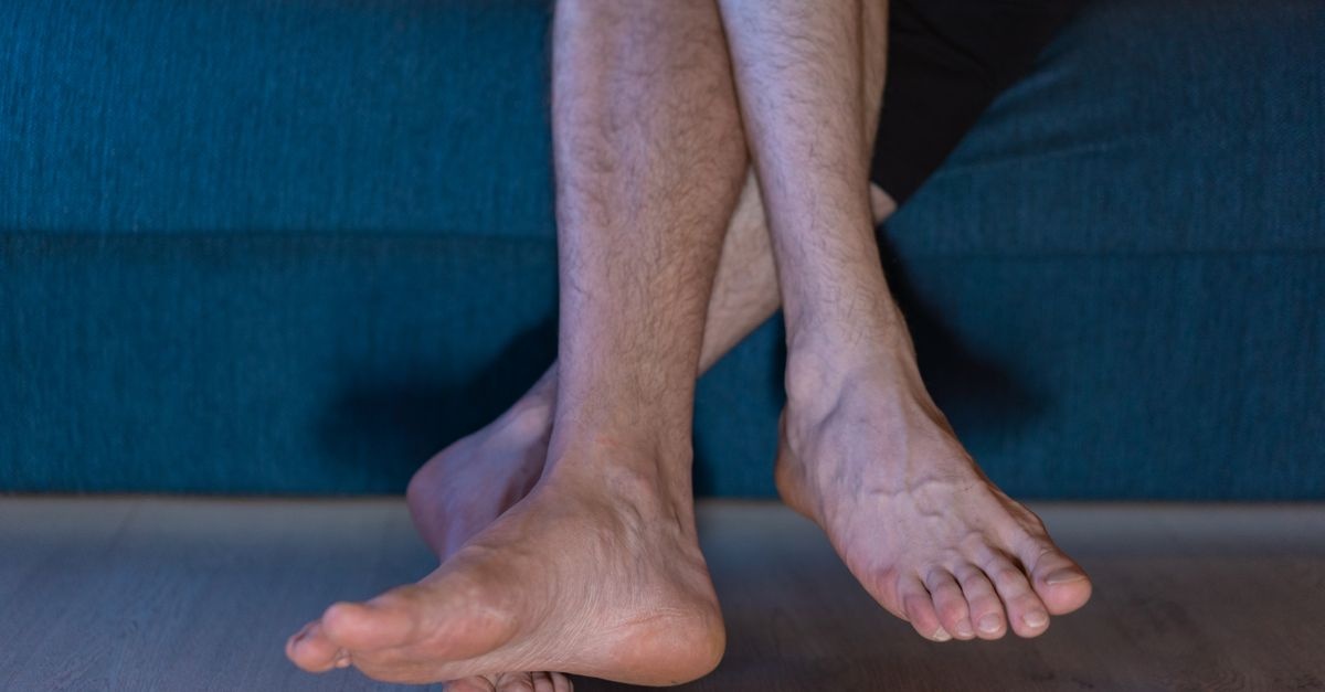 Schwere, müde Beine am Abend? Die besten Tipps gegen Schwellungen – einfach & alltagstauglich
