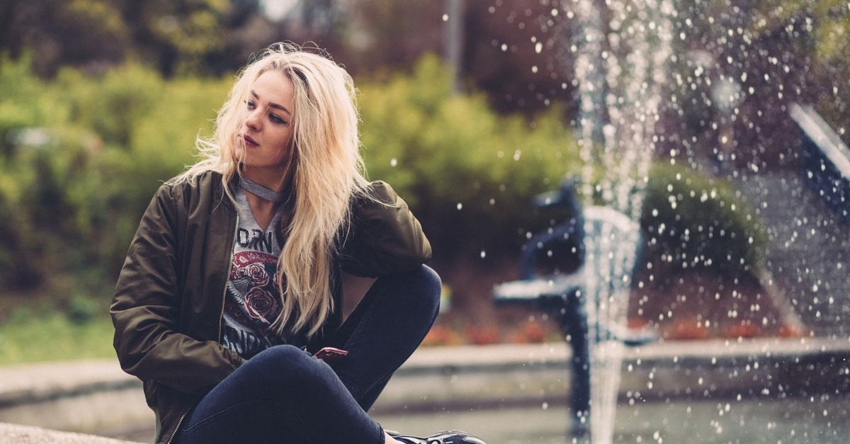 Von Streetstyle zu Chic: So stylst du die Bomberjacke elegant